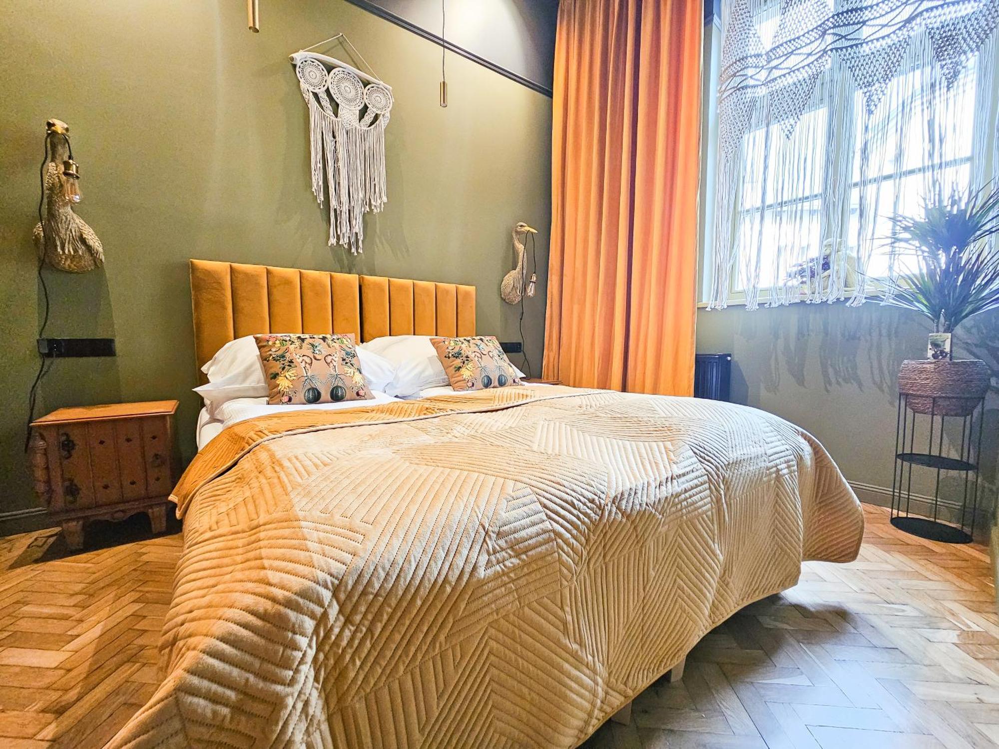 Butik Apartamenty Old Town Torun - Parking Екстер'єр фото